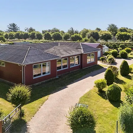 Velena - 150m From The Sea By Interhome *
