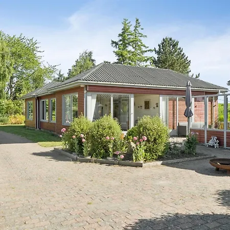 Velena - 150m From The Sea By Interhome *
