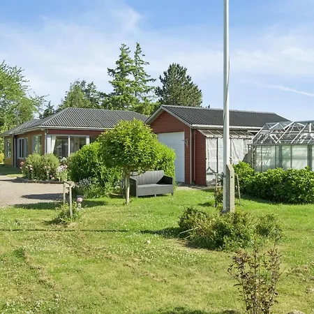 Holiday home Velena - 150m From The Sea By Interhome *